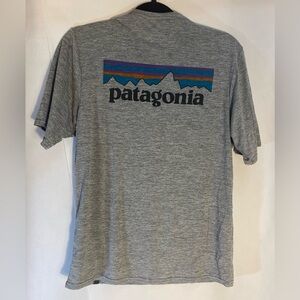 Patagonia Men’s Logo Shirt Short Sleeve Gray Tee T-shirt Size XS NWOT